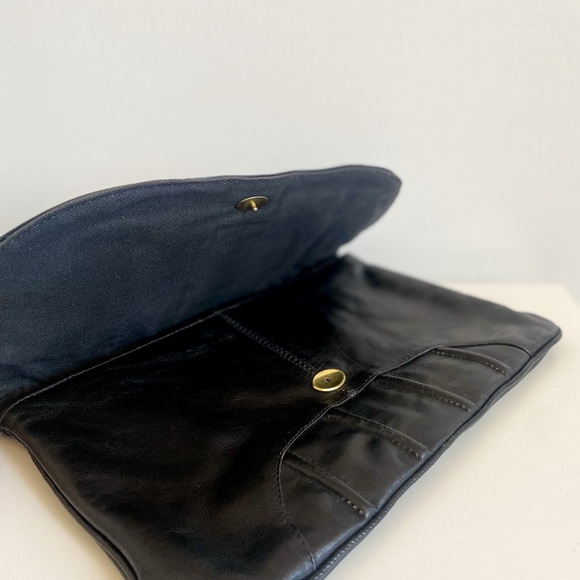 Elegant Black Leather Clutch - Picture 3 of 8